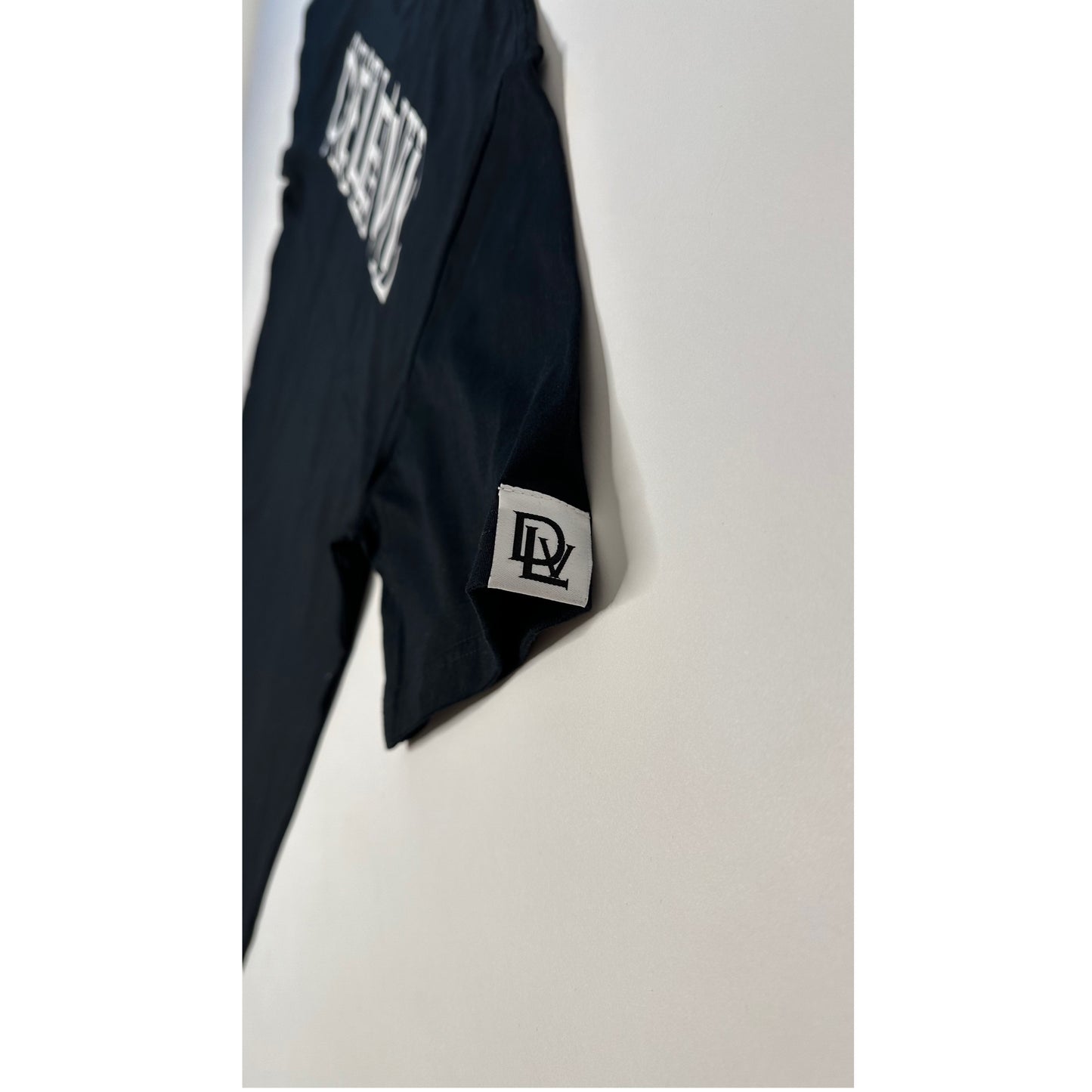 DELEVI T-shirt black